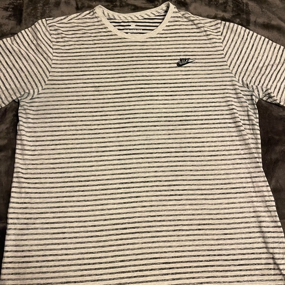 Nike Men's Black and White Striped Tee - Picture 1 of 2
